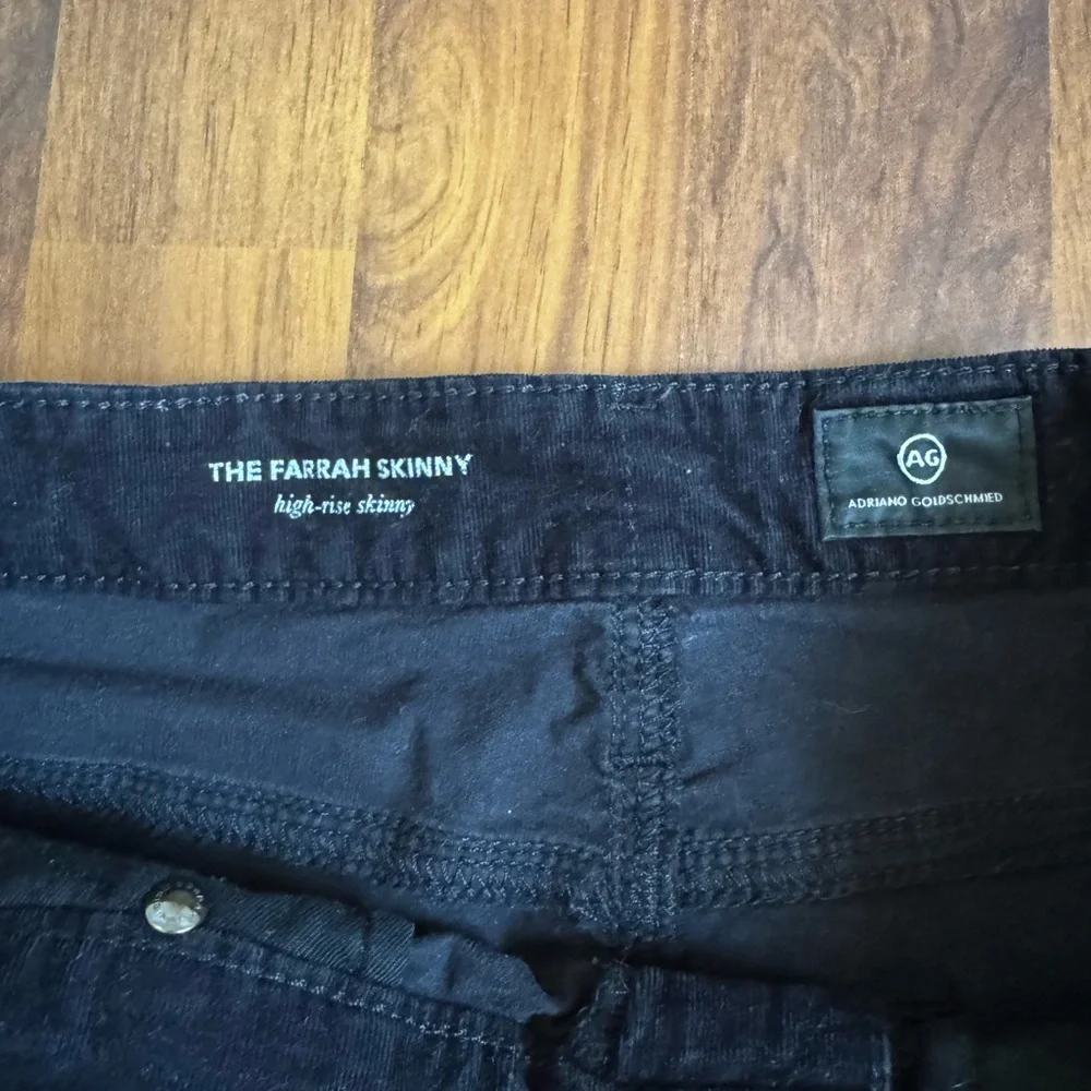 AG Adriano Goldschmied The Farrah High Rise Skinny Black Corduroy’s Size 30